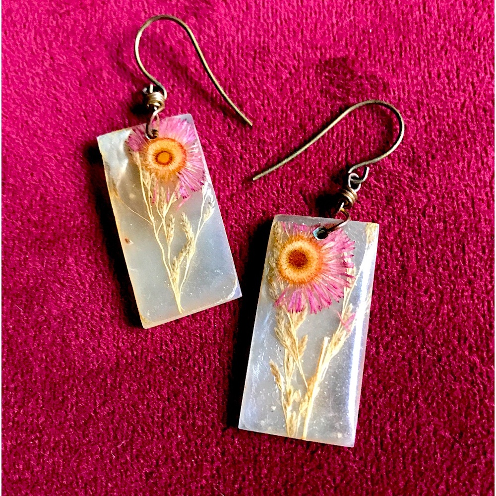 🌸Pink Dried Flower Resin Drop Earrings